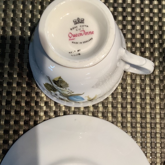 English Bone China set of 2patterns cup/saucer. Perfect condition - Picture 7 of 8